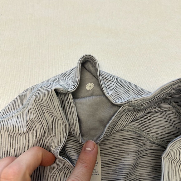 Lululemon Cropped Running Leggings - Size 6 - Picture 5 of 8